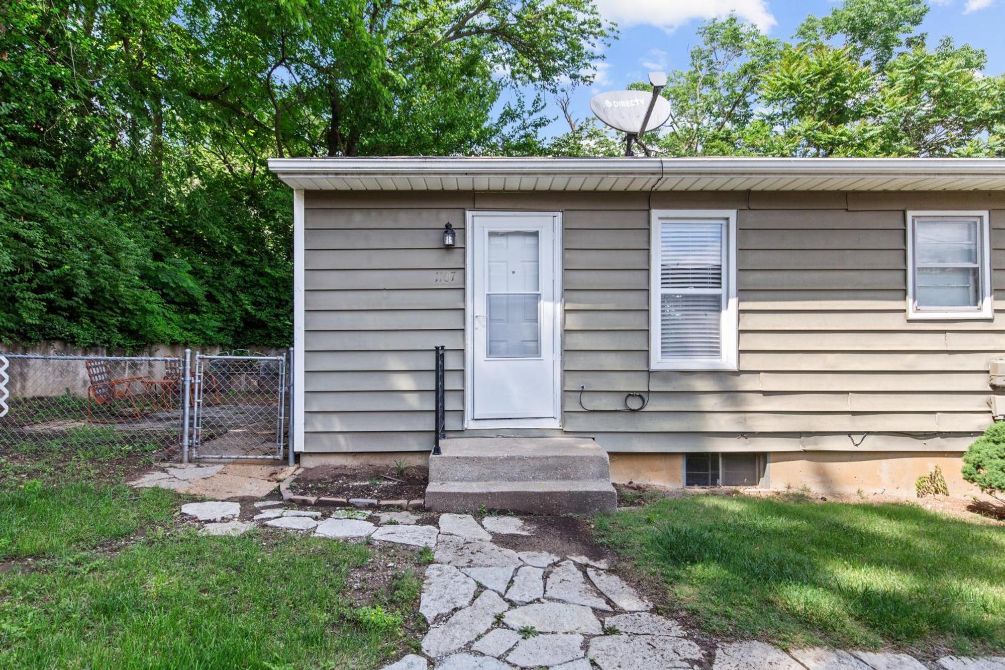 Duplex Hideaway In Saint Charles Mo Apartment Exterior photo